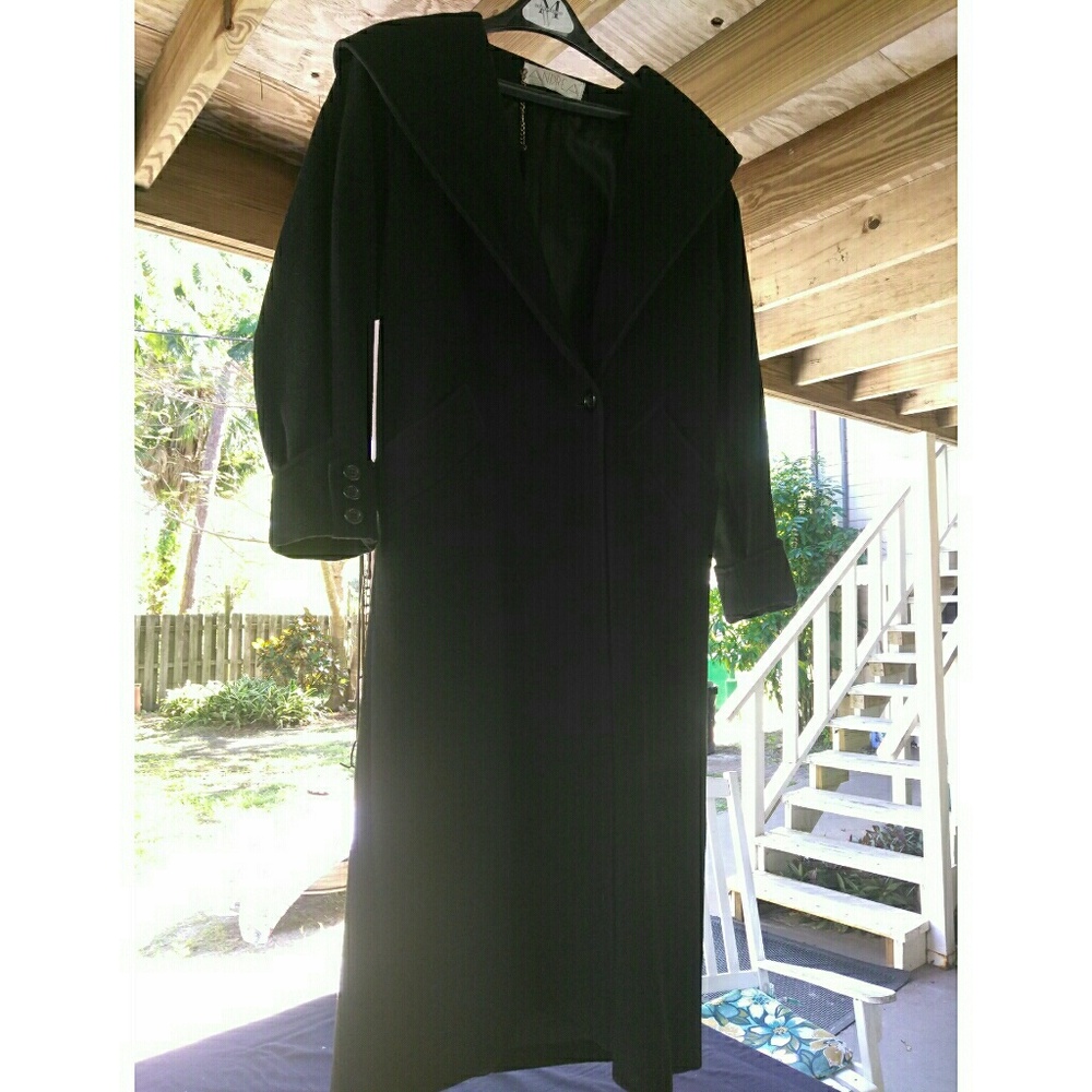 Beautiful Black Hooded Trenchcoat